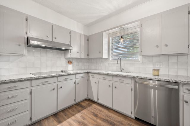 816 W Cedar Street, Floydada, TX 79235