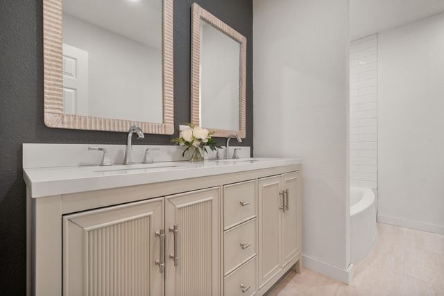 816 W Cedar Street, Floydada, TX 79235