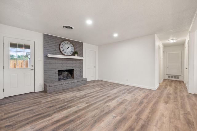 816 W Cedar Street, Floydada, TX 79235