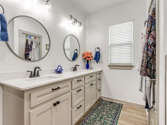 1305 Katelyn Court, Yukon, OK 73099