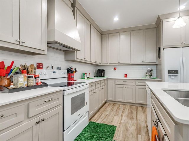 1305 Katelyn Court, Yukon, OK 73099