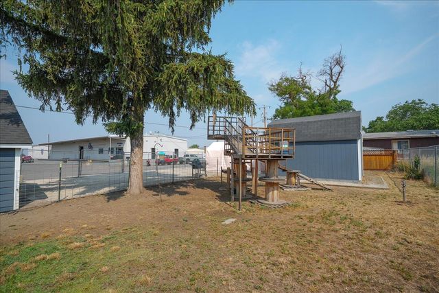 7901 E Valleyway Ave, Spokane Valley, WA 99212