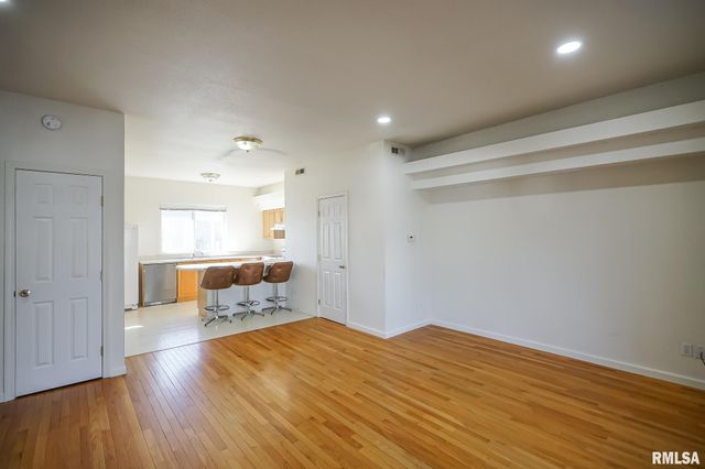 3510 N Kingston Dr Apt 8, Peoria, IL 61604