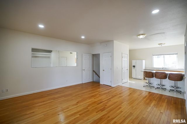 3510 N Kingston Dr Apt 8, Peoria, IL 61604