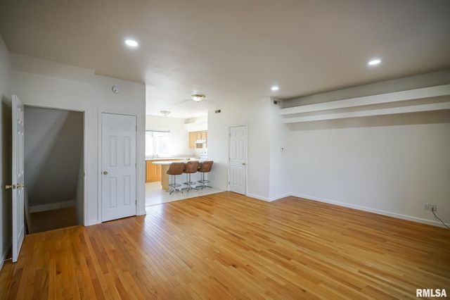 3510 N Kingston Dr Apt 8, Peoria, IL 61604