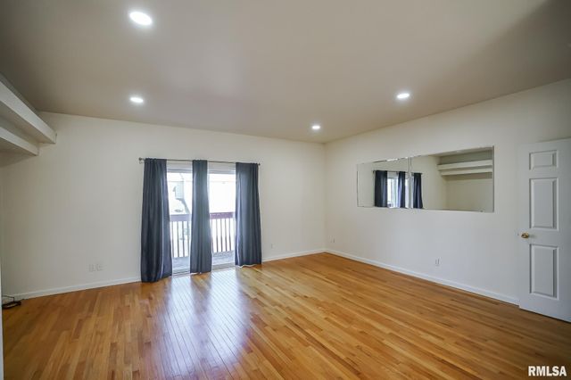 3510 N Kingston Dr Apt 8, Peoria, IL 61604