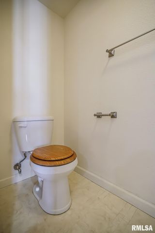 3510 N Kingston Dr Apt 8, Peoria, IL 61604