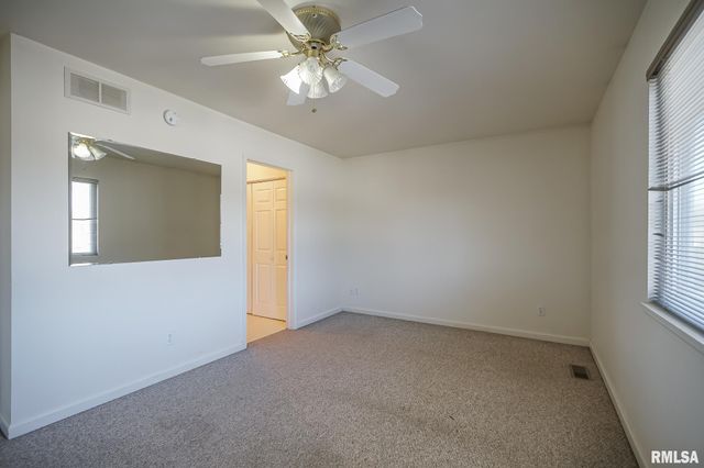 3510 N Kingston Dr Apt 8, Peoria, IL 61604