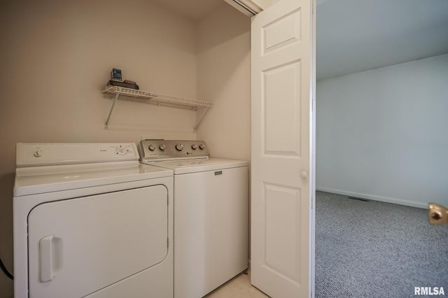 3510 N Kingston Dr Apt 8, Peoria, IL 61604