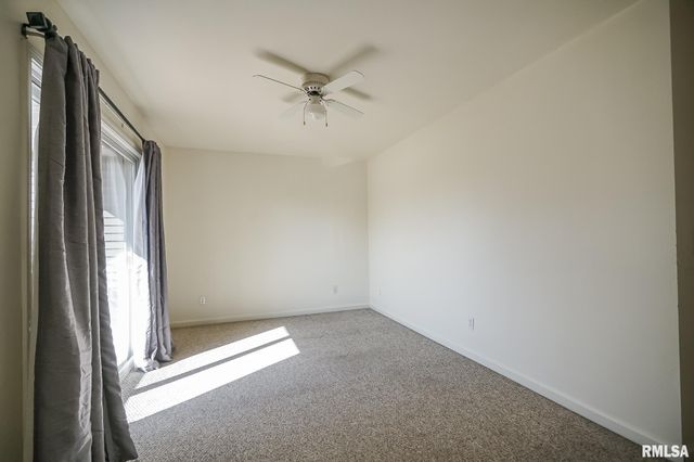 3510 N Kingston Dr Apt 8, Peoria, IL 61604