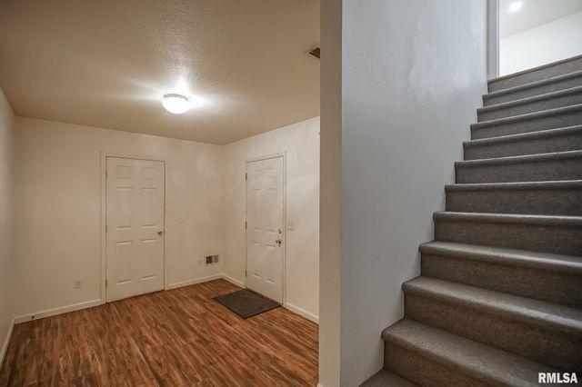 3510 N Kingston Dr Apt 8, Peoria, IL 61604