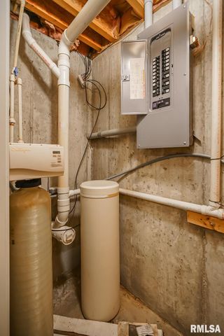 3510 N Kingston Dr Apt 8, Peoria, IL 61604