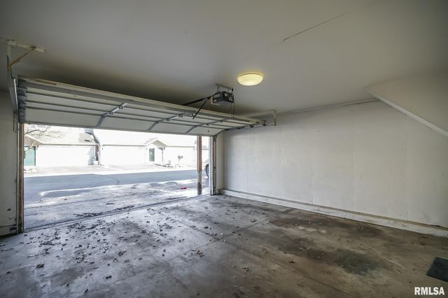 3510 N Kingston Dr Apt 8, Peoria, IL 61604