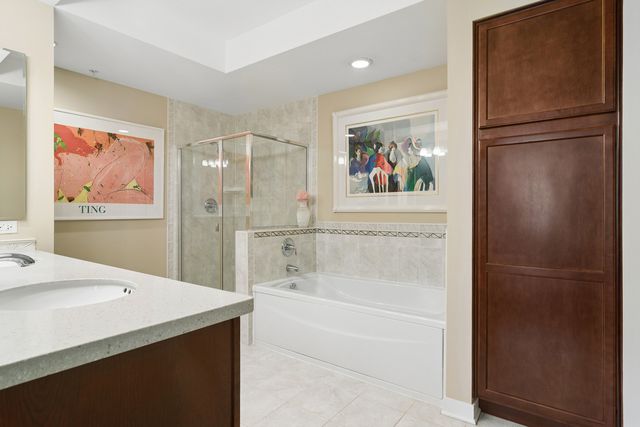 425 BENJAMIN Drive 202, Vernon Hills, IL 60061