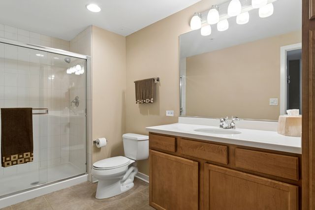 425 BENJAMIN Drive 202, Vernon Hills, IL 60061