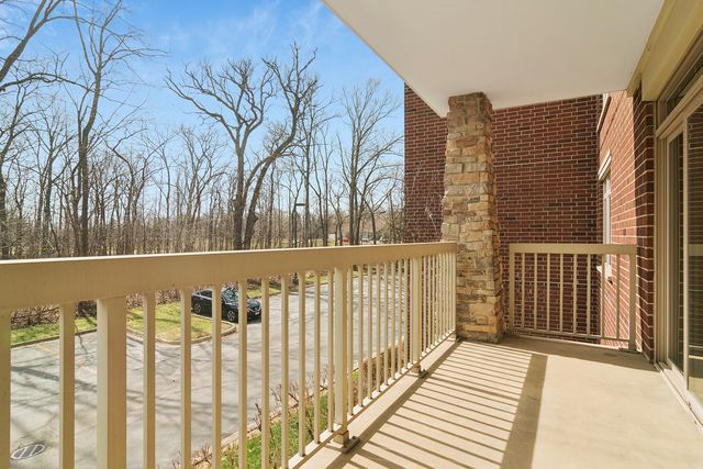 425 BENJAMIN Drive 202, Vernon Hills, IL 60061
