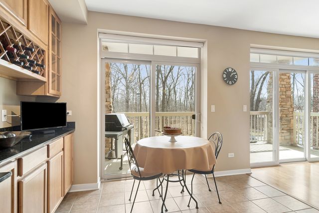 425 BENJAMIN Drive 202, Vernon Hills, IL 60061