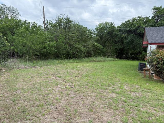 1303 Falcon CV, Austin, TX 78745