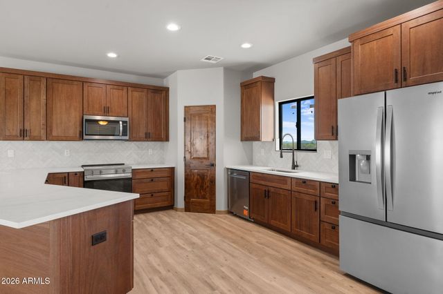 47530 W Ray Street, Aguila, AZ 85320