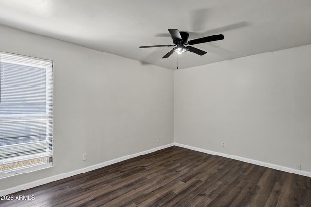 5220 W LYNWOOD Street, Phoenix, AZ 85043