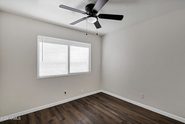 5220 W LYNWOOD Street, Phoenix, AZ 85043