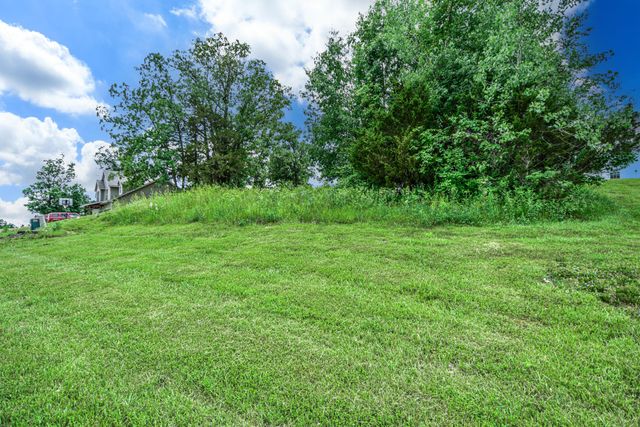 3312 CODY DR, Jefferson City, MO 65109