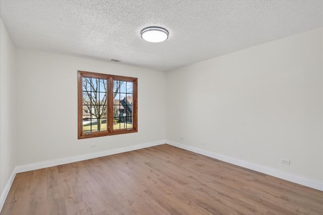 13458 S Westview Drive V4, Palos Heights, IL 60463