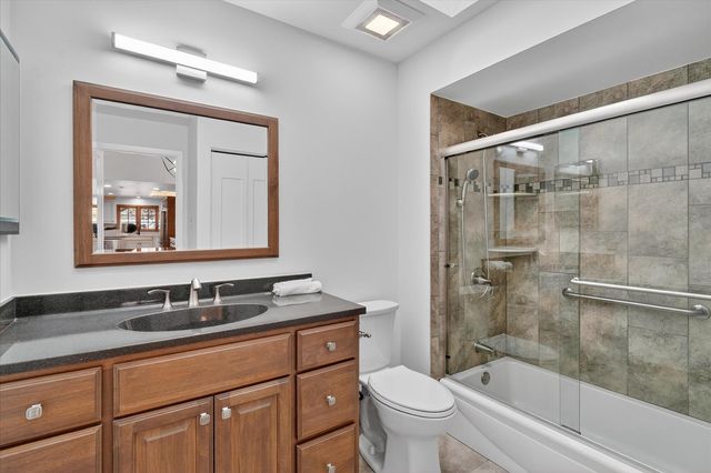 13458 S Westview Drive V4, Palos Heights, IL 60463