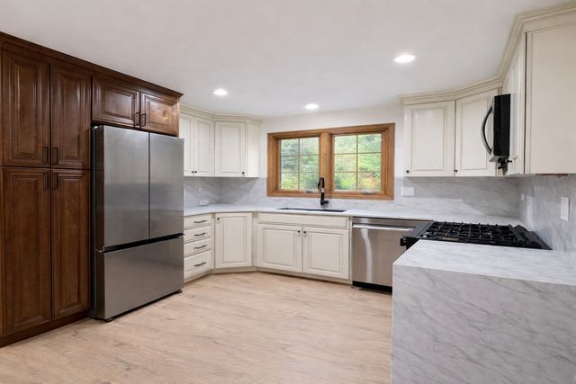 13458 S Westview Drive V4, Palos Heights, IL 60463