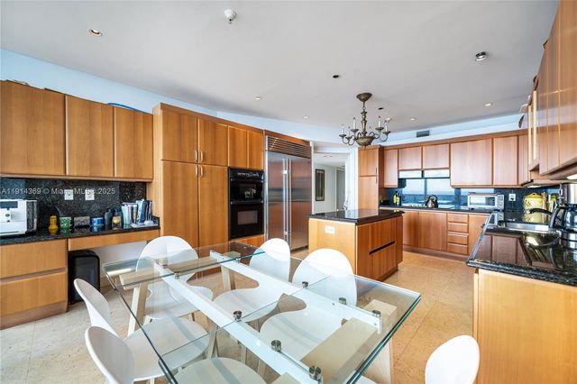 9559 Collins Ave S7-A / S-108, Surfside, FL 33154