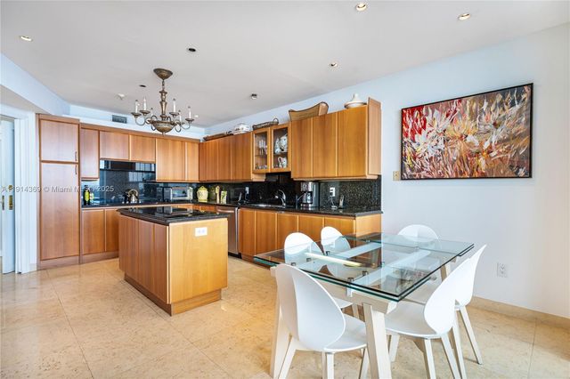 9559 Collins Ave S7-A / S-108, Surfside, FL 33154