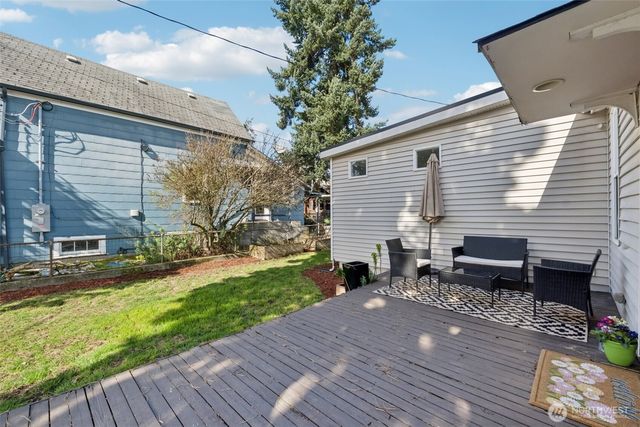 1110 S Bennett Street, Seattle, WA 98108