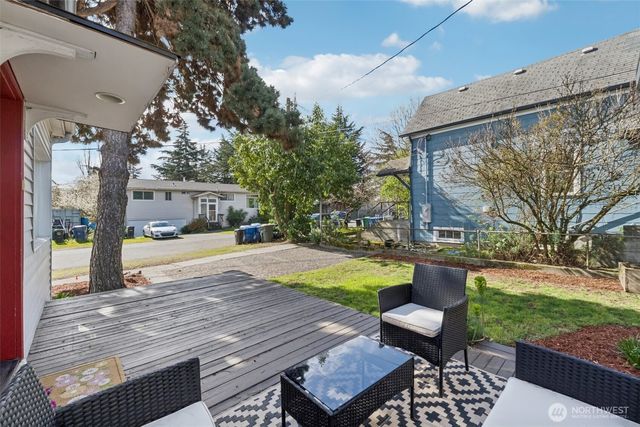 1110 S Bennett Street, Seattle, WA 98108