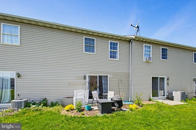 206 RED CEDAR LN, Marietta, PA 17547