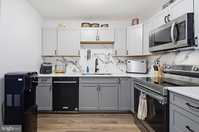 206 RED CEDAR LN, Marietta, PA 17547