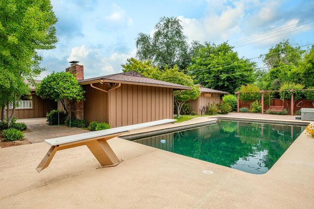1288 W San Jose Avenue, Fresno, CA 93711