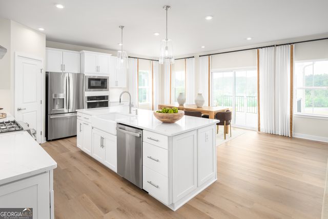 392 Flying Eagle Drive, Commerce, GA 30529