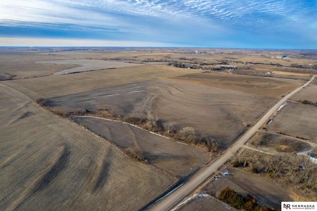 2275 W Pella Road, Hallam, NE 68368