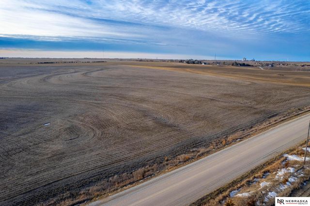 2275 W Pella Road, Hallam, NE 68368
