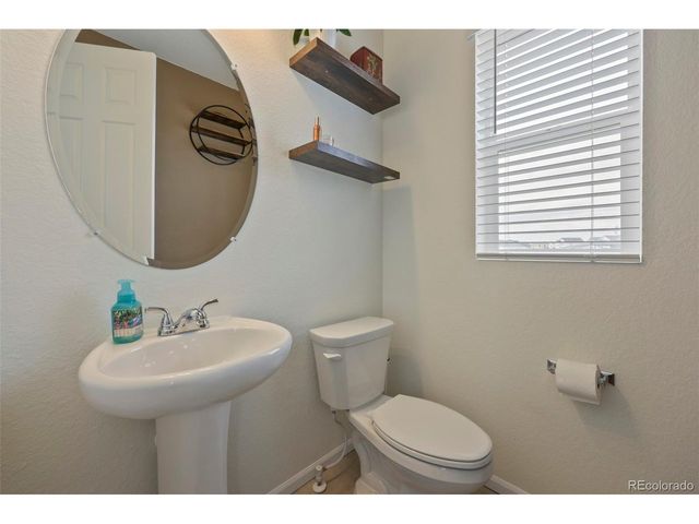 21143 E 67th Ave, Aurora, CO 80019