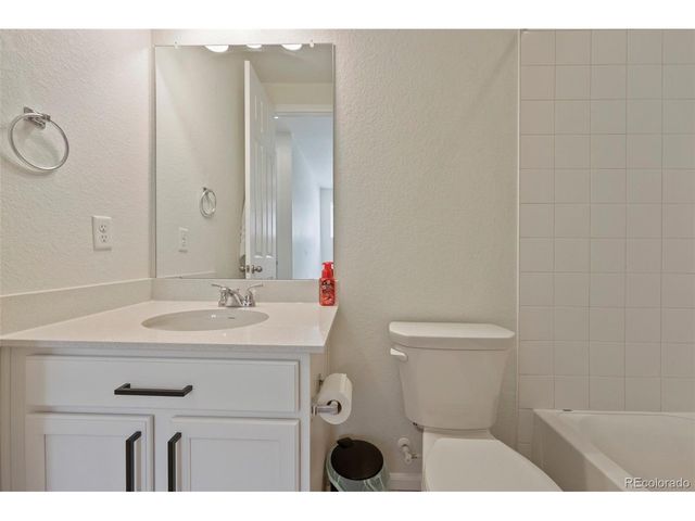 21143 E 67th Ave, Aurora, CO 80019