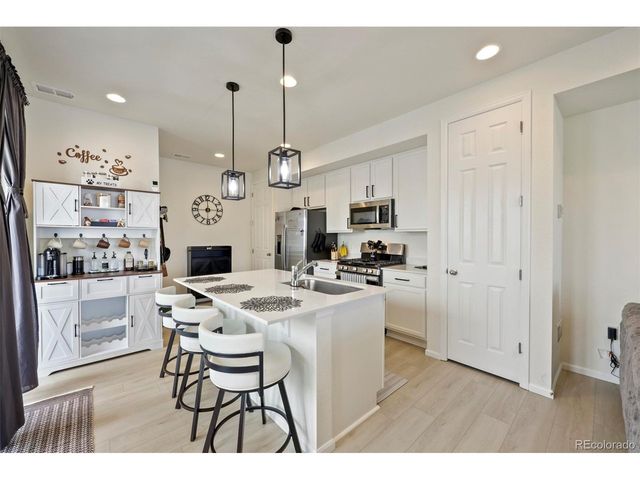 21143 E 67th Ave, Aurora, CO 80019