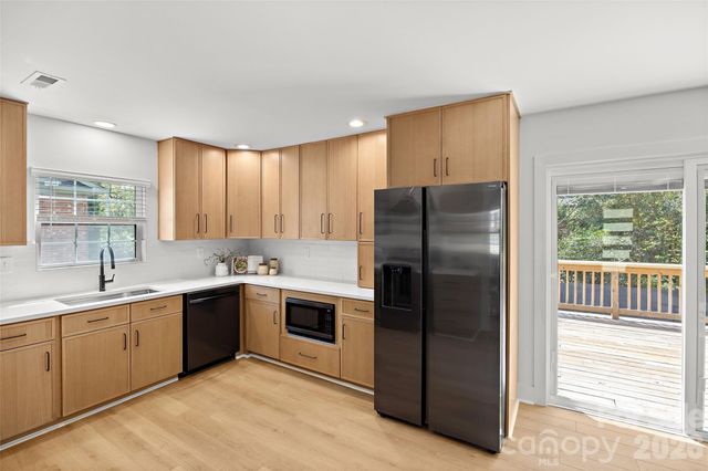 2000 Kilborne Drive, Charlotte, NC 28205