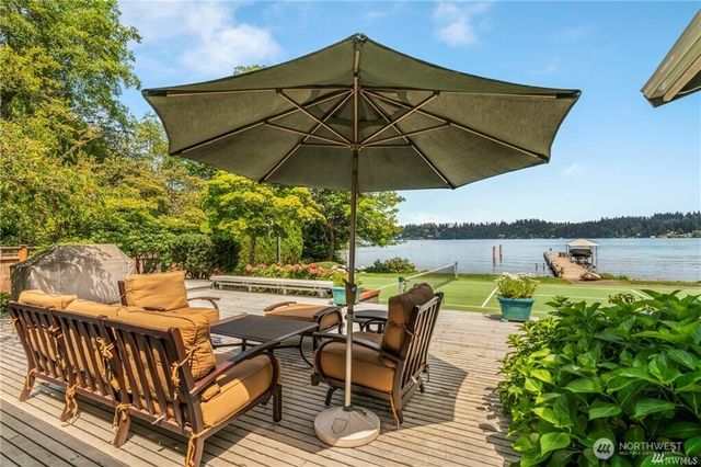 8428 N Mercer Way, Mercer Island, WA 98040