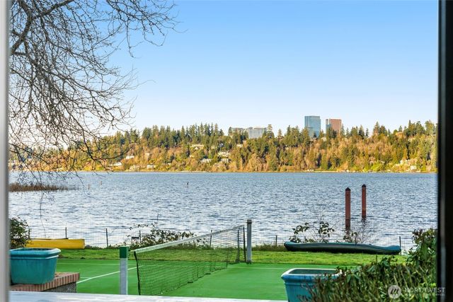 8428 N Mercer Way, Mercer Island, WA 98040
