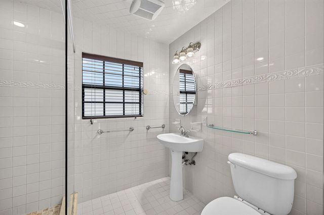 2060 Tropic Isle, Lauderdale By The Sea, FL 33062