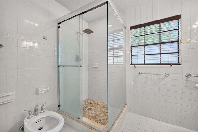 2060 Tropic Isle, Lauderdale By The Sea, FL 33062