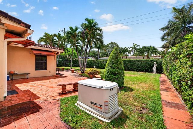 2060 Tropic Isle, Lauderdale By The Sea, FL 33062