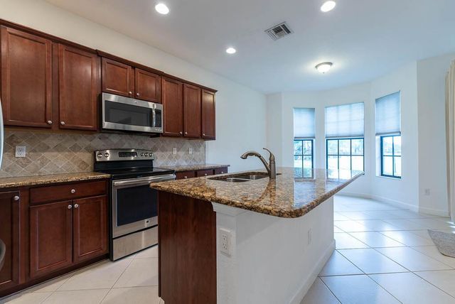 10283 Wellington Parc Drive, Wellington, FL 33449