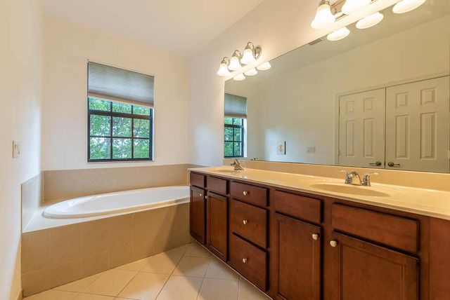 10283 Wellington Parc Drive, Wellington, FL 33449